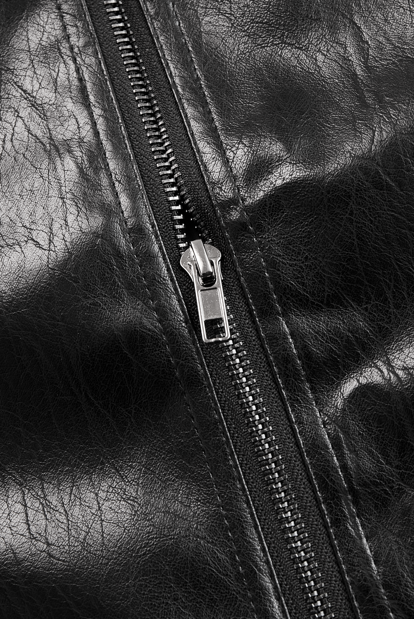 Damen Kunstlederjacke | Figurbetonter Stil & Zeitlose Eleganz