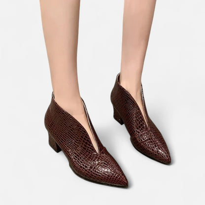 Damen V-Cut Stiefeletten aus Lackleder | Elegant & Modern für Herbst/Winter