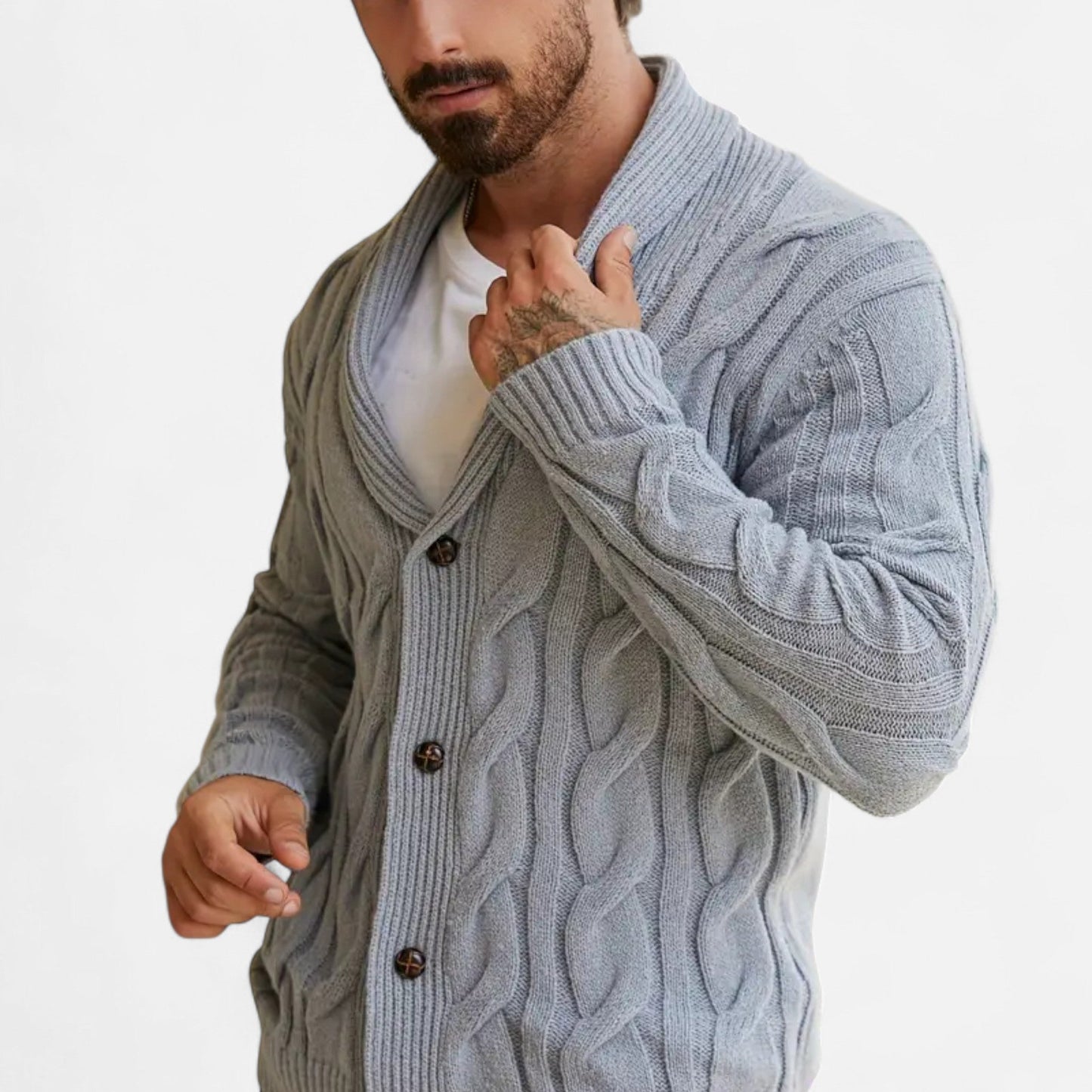 Tom | Herren Strickjacke mit Zopfmuster – Klassischer Knopf-Cardigan aus Weichem Strick für Herbst & Winter
