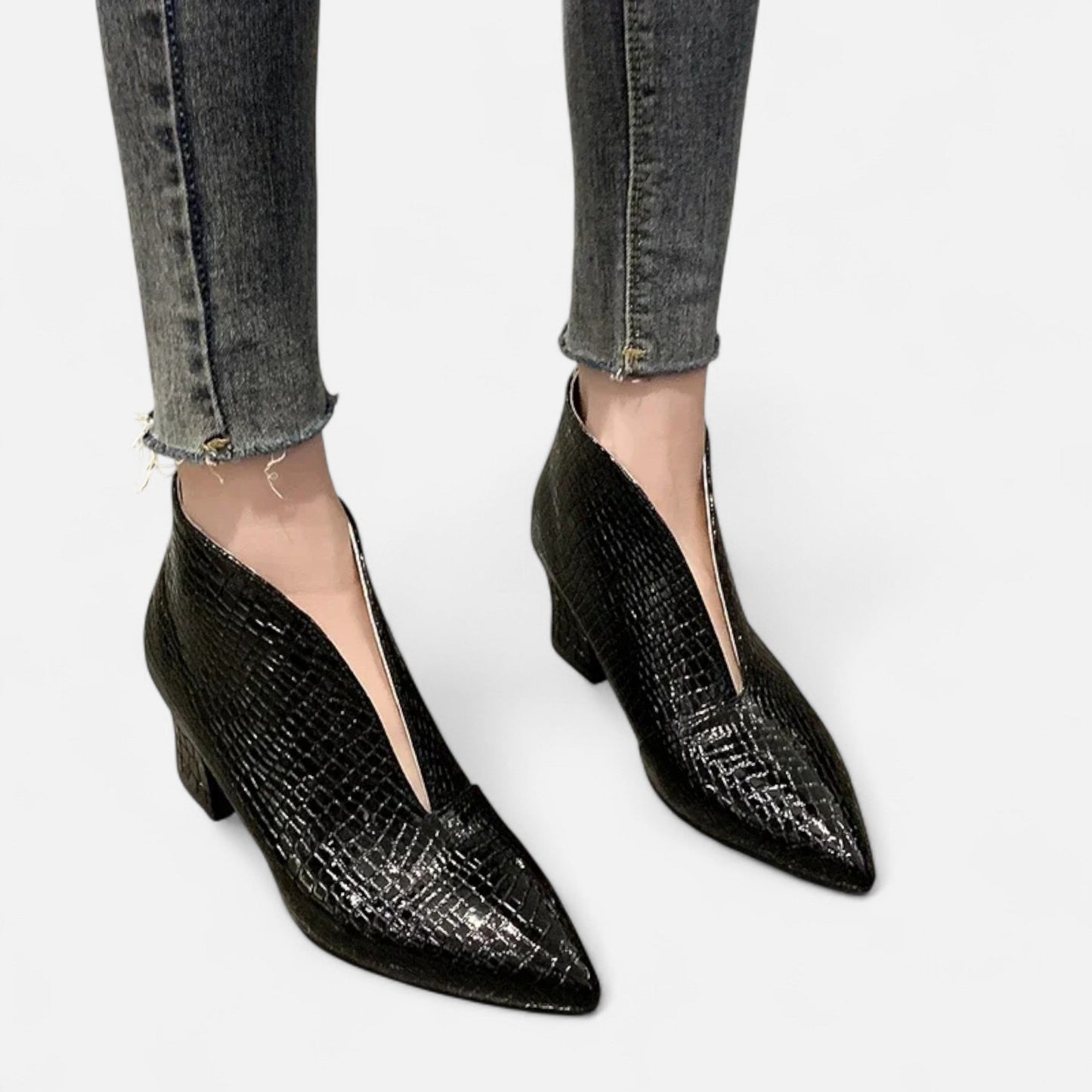 Damen V-Cut Stiefeletten aus Lackleder | Elegant & Modern für Herbst/Winter
