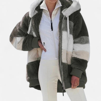 Erika | Damen Oversized Jacke mit Kapuze – Gestreifte Soft-Jacke mit Reißverschluss & Kordelzug für Herbst & Winter Eleganz