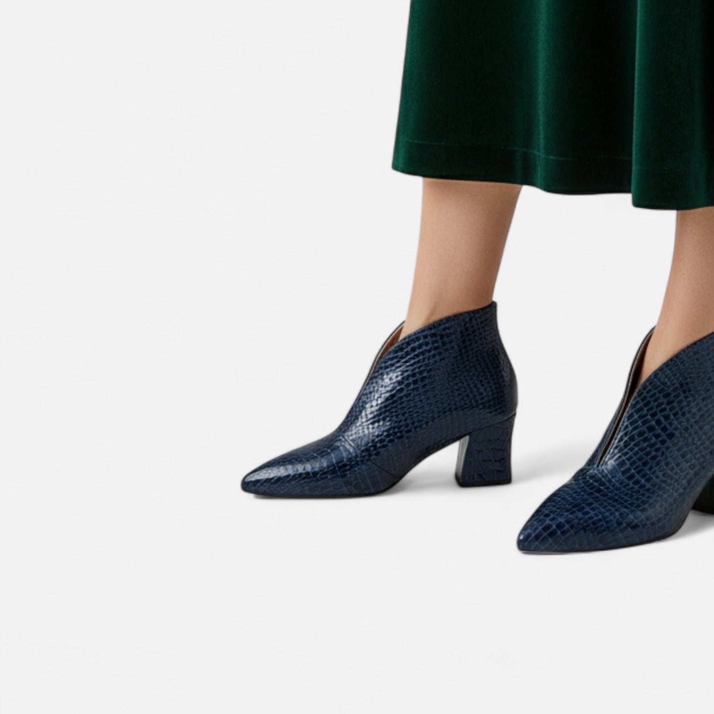 Damen V-Cut Stiefeletten aus Lackleder | Elegant & Modern für Herbst/Winter
