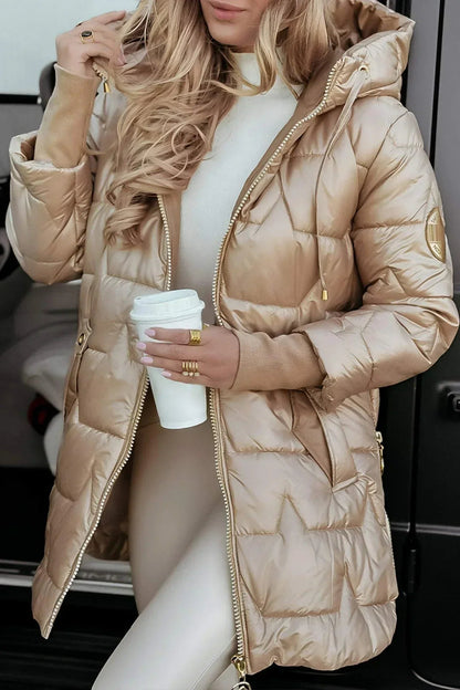 Lange Steppjacke mit Kapuze | warme Daunen-Optik für Damen, winddicht & leicht isoliert