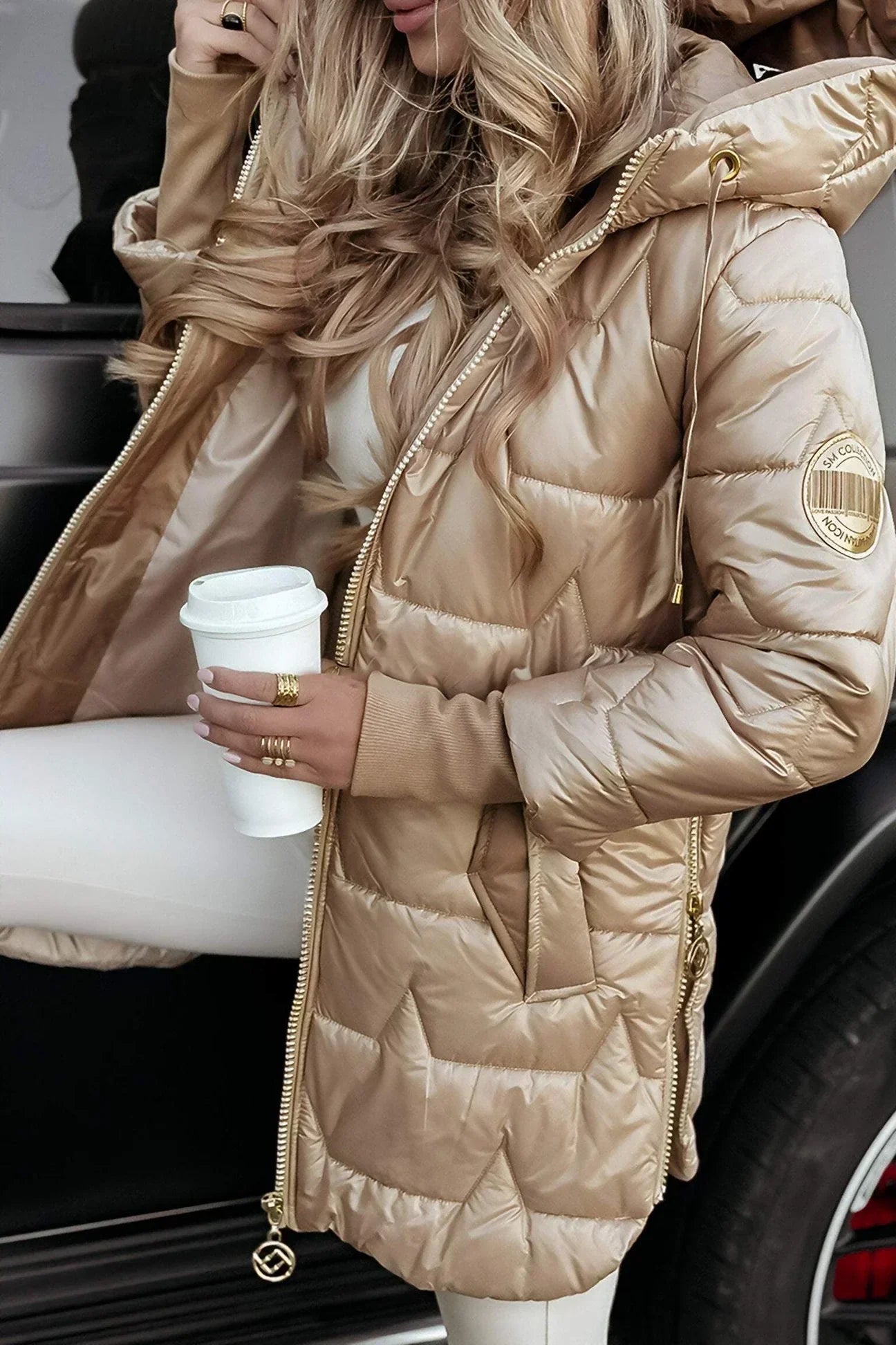 Lange Steppjacke mit Kapuze | warme Daunen-Optik für Damen, winddicht & leicht isoliert