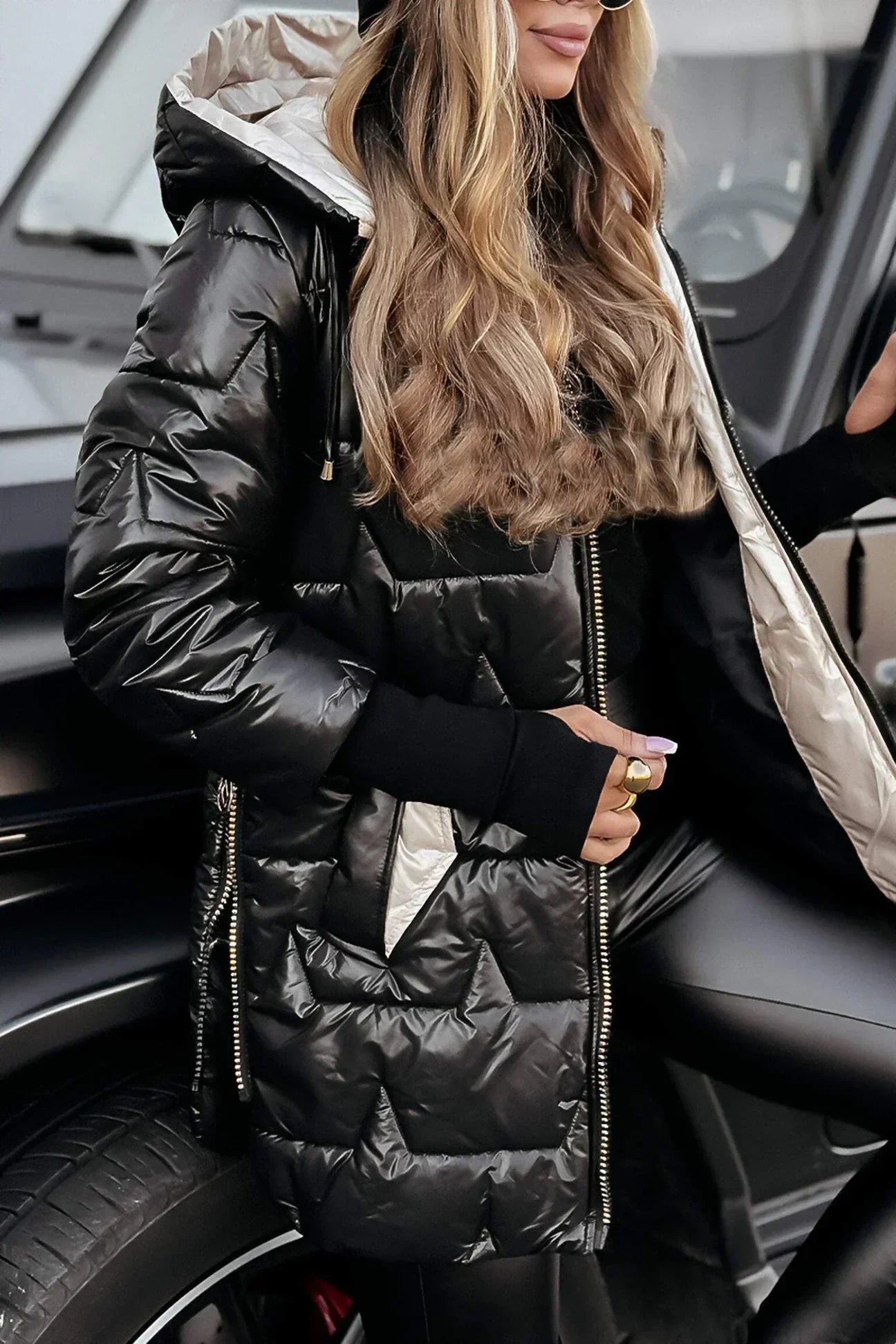 Lange Steppjacke mit Kapuze | warme Daunen-Optik für Damen, winddicht & leicht isoliert