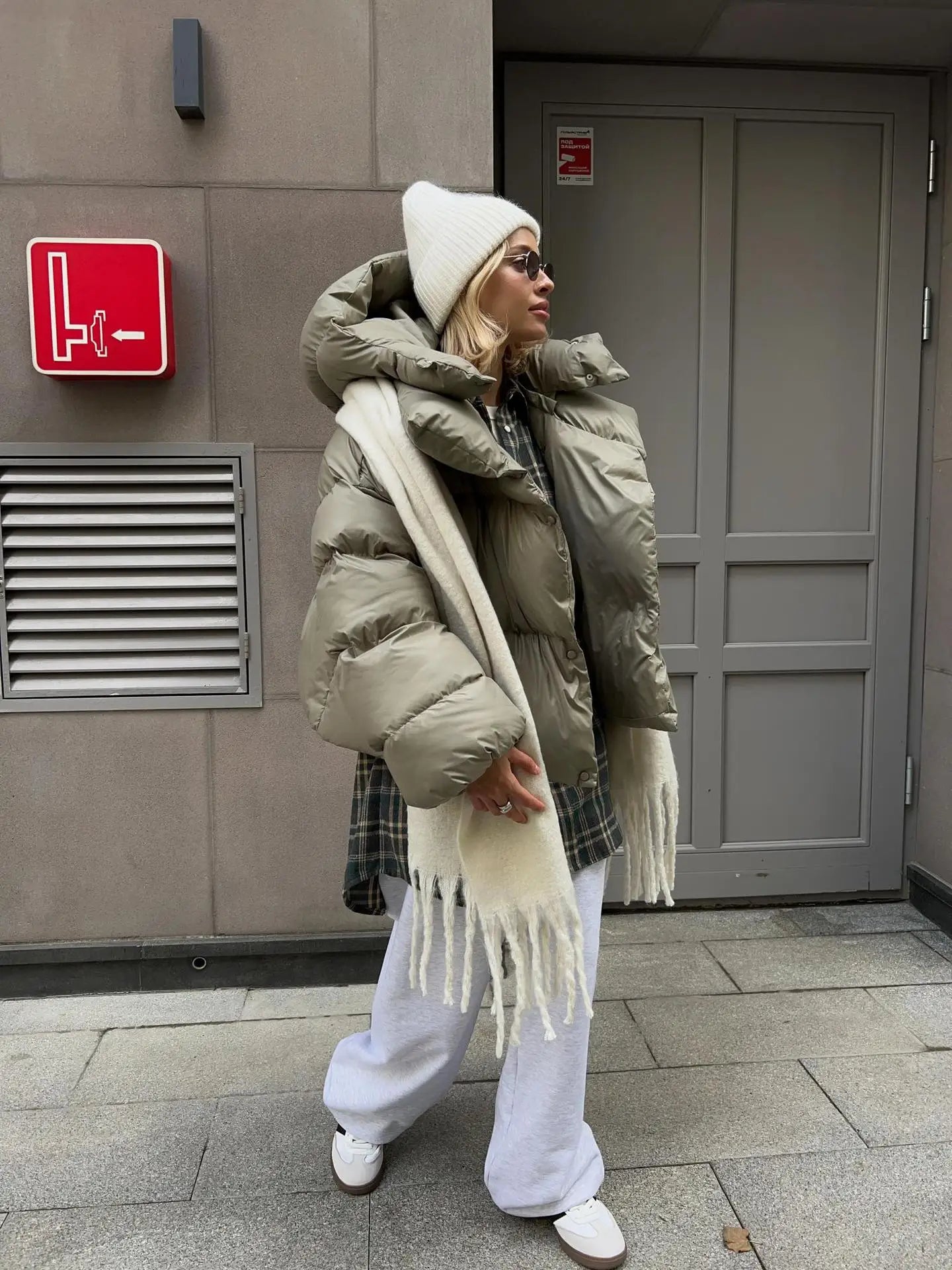 Kurze Damen Steppjacke | Warme Kapuze & urbaner Style für kalte Tage