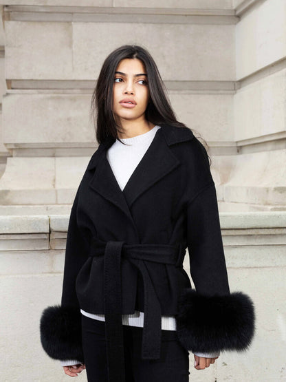 Wickelmantel Damen mit Fellärmeln | Eleganter Herbststyle für City & Office