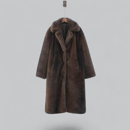 Kaja | Damen Langer Kunstpelzmantel in Dunkelbraun | Eleganter Wintermantel mit luxuriöser Optik