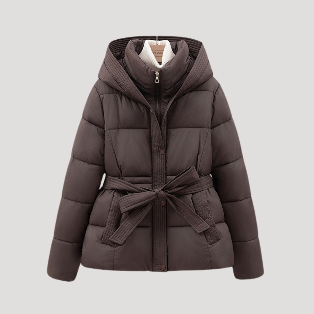 Juditha | Damen Steppjacke mit Kapuze & Gürtel | Warme Winterjacke mit Figurbetonender Passform