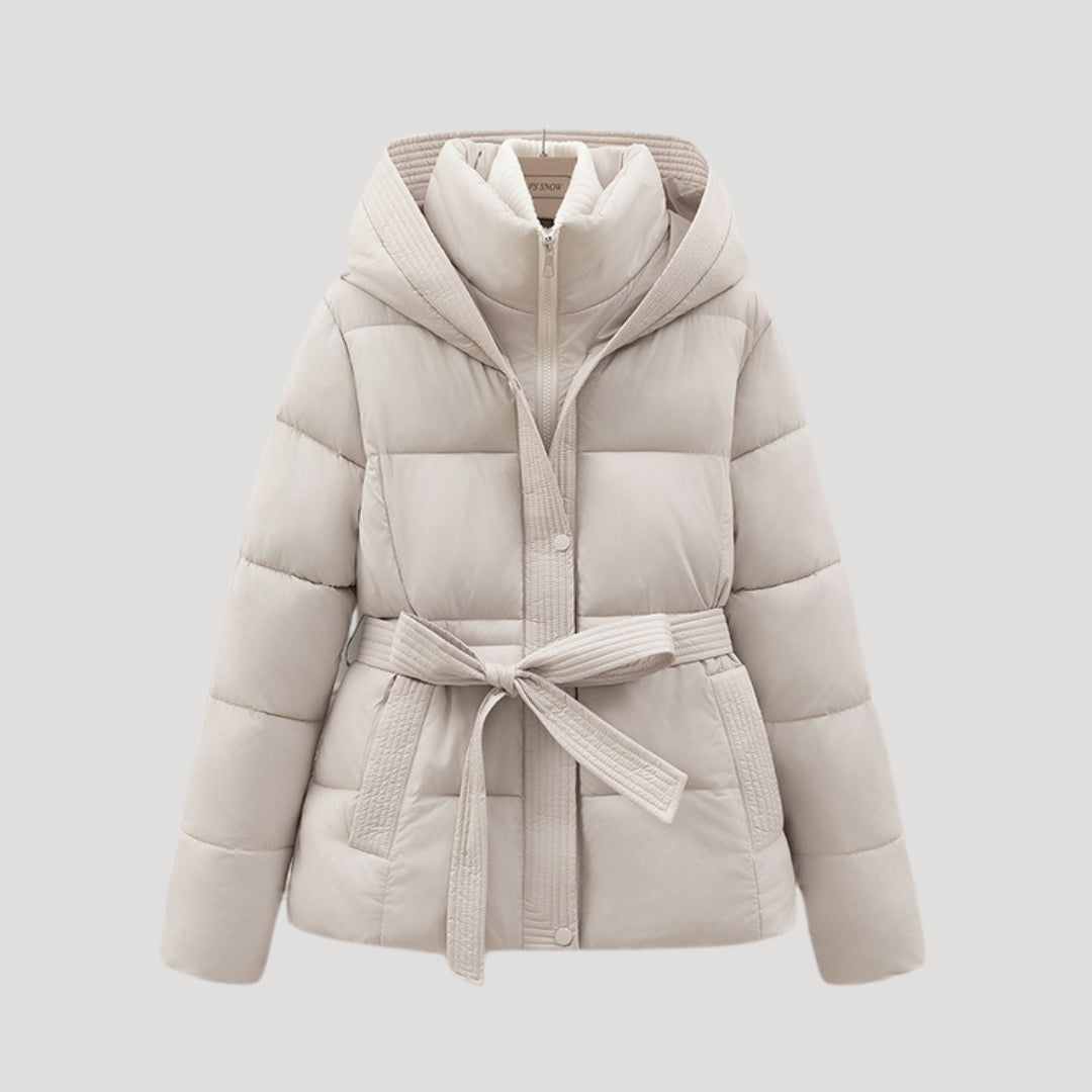 Juditha | Damen Steppjacke mit Kapuze & Gürtel | Warme Winterjacke mit Figurbetonender Passform