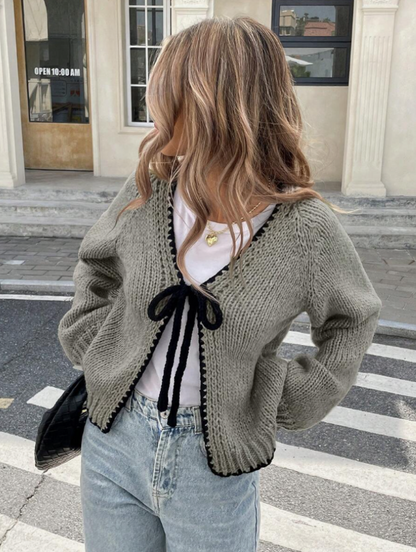Ingrid | Women’s Tie-Front Cardigan – Kurzer Strick-Cardigan mit Bindeschleife & Kontrastsaum