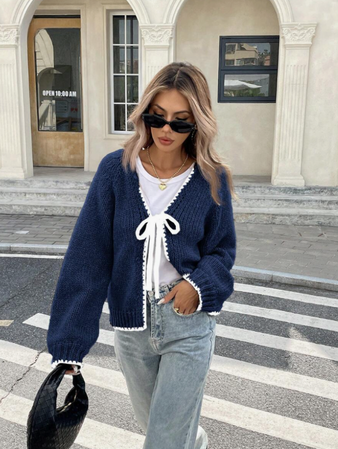 Ingrid | Women’s Tie-Front Cardigan – Kurzer Strick-Cardigan mit Bindeschleife & Kontrastsaum