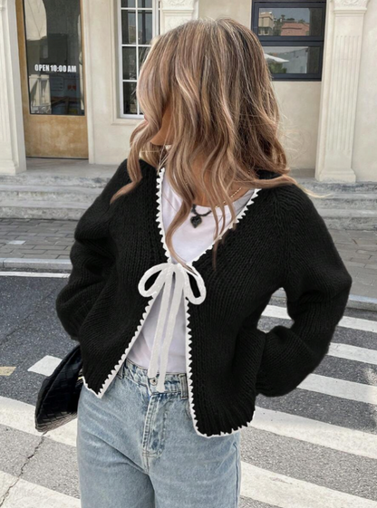 Ingrid | Women’s Tie-Front Cardigan – Kurzer Strick-Cardigan mit Bindeschleife & Kontrastsaum