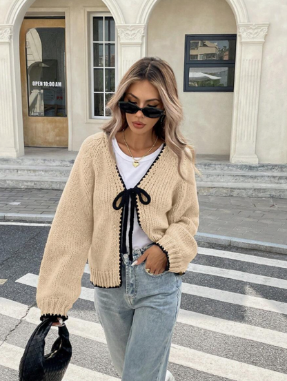 Ingrid | Women’s Tie-Front Cardigan – Kurzer Strick-Cardigan mit Bindeschleife & Kontrastsaum