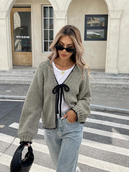 Ingrid | Women’s Tie-Front Cardigan – Kurzer Strick-Cardigan mit Bindeschleife & Kontrastsaum