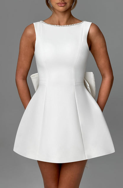 Elegantes Damen Cocktailkleid – Rückenfrei mit Schleifendetail