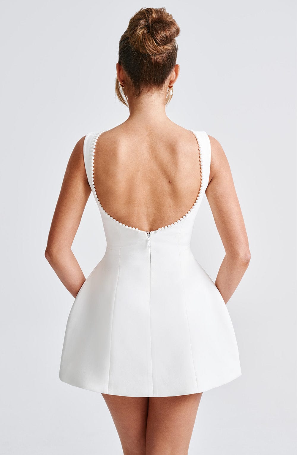 Elegantes Damen Cocktailkleid – Rückenfrei mit Schleifendetail