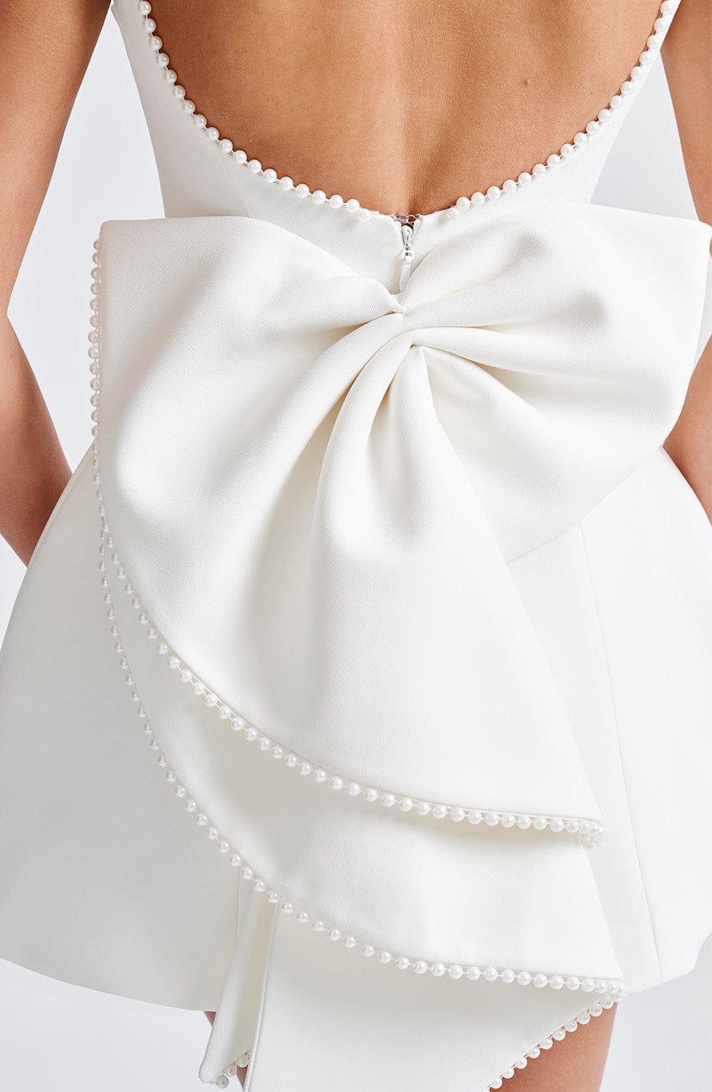 Elegantes Damen Cocktailkleid – Rückenfrei mit Schleifendetail